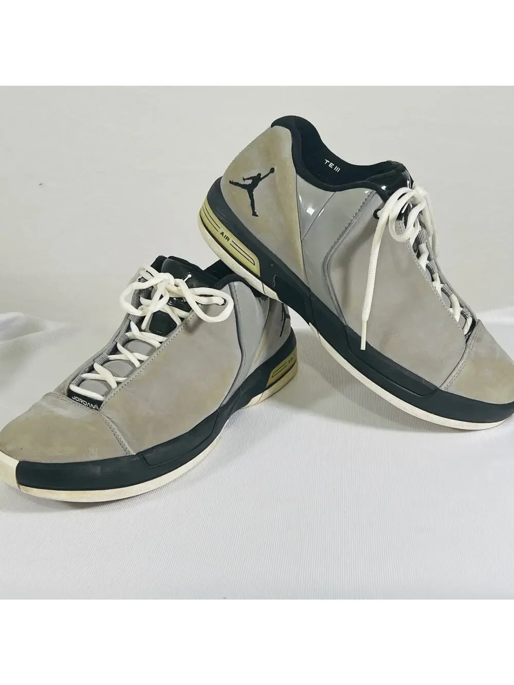 Jordan Mid Top Nike Shoes Gray Black Men's 8.5 TE3 LOW 453454-002 Sneakers